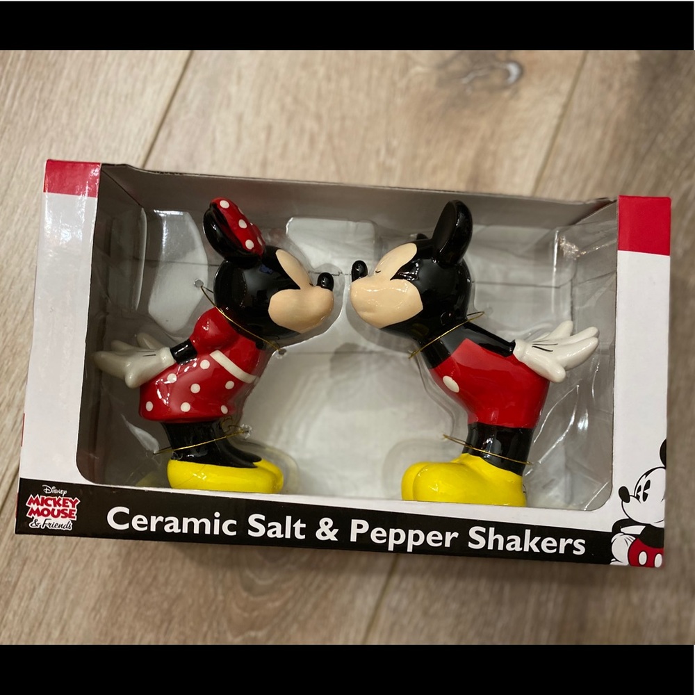 Disney Mickey and Minnie Salt & Pepper Shaker